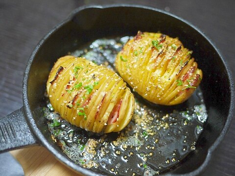 簡単!スキレットで、ハッセルバックポテト